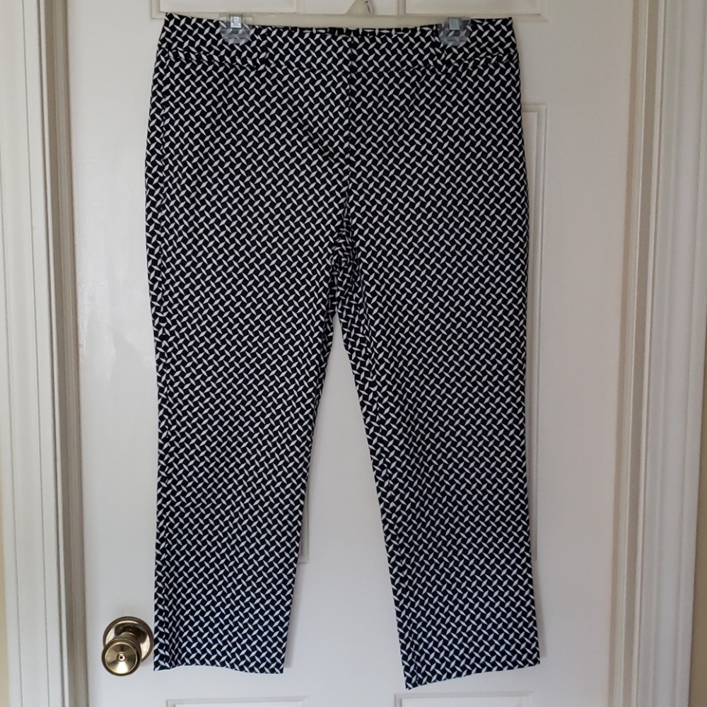 New York and Company Black & White Crop Pants